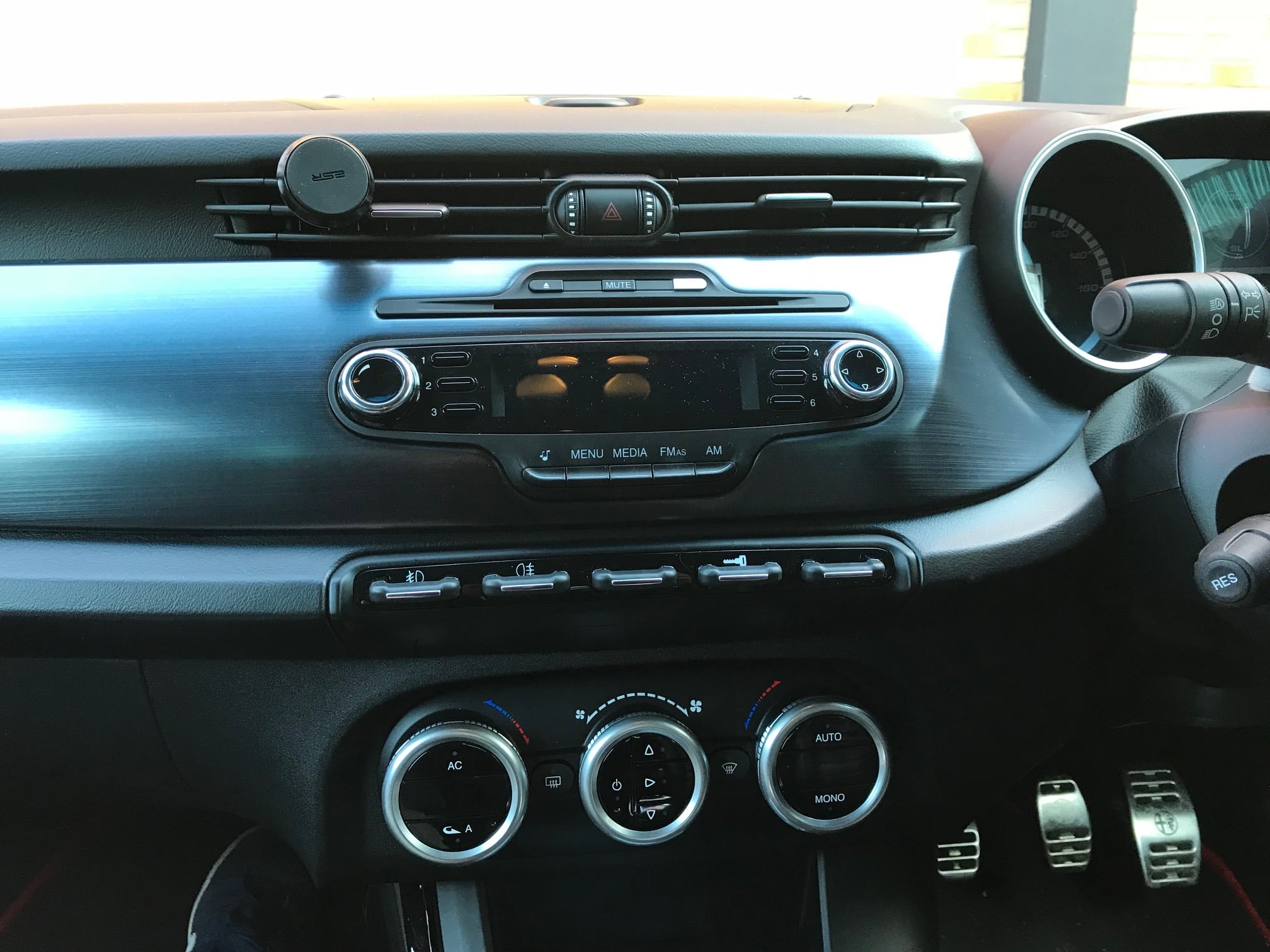 Alfa Romeo Giulietta 2011 Multimedia Upgrade With Pioneer AVH Z5000DAB