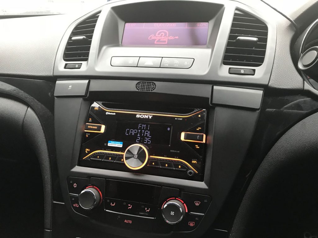 Vauxhall Insignia 2011 Sony WX920BT Double Din stereo install