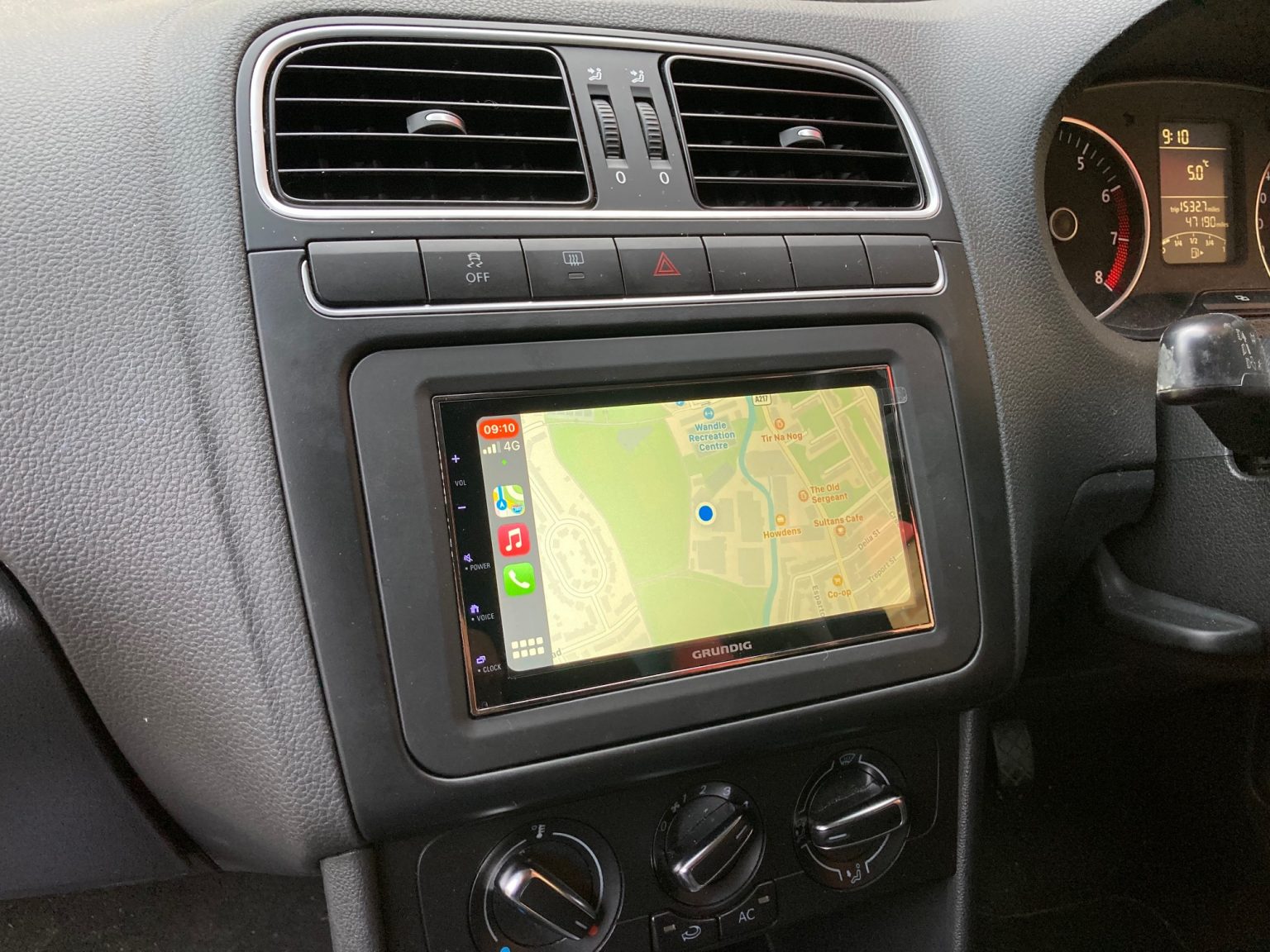 VW Polo 2011 fitted with Grundig GX3800 Multimedia Stereo Dynamic