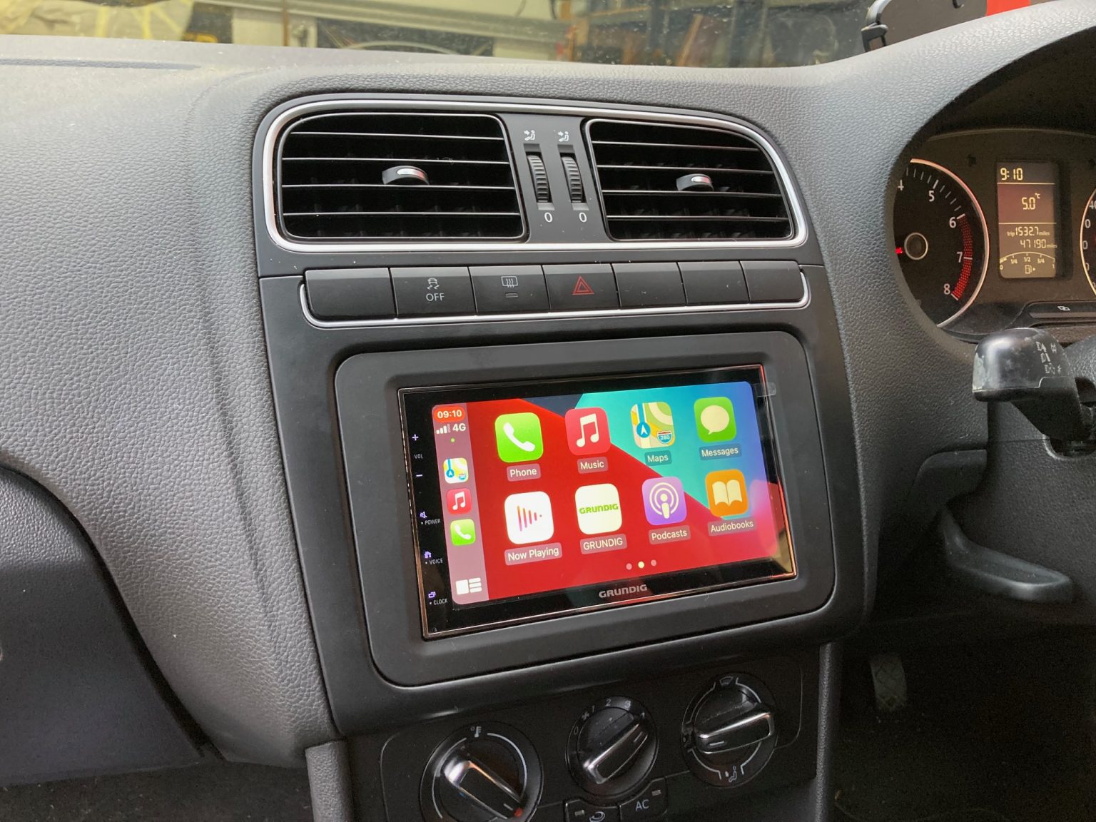 VW Polo 2011 fitted with Grundig GX3800 Multimedia Stereo Dynamic