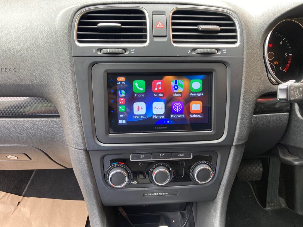 VW Golf 2013 model fitted with Pioneer SPH-DA360DAB and Reverse